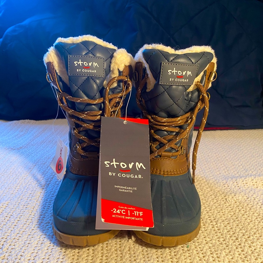 Storm By Cougar Carlisle Waterproof Lace Up Winter
Boots Navy and Tan Size 6